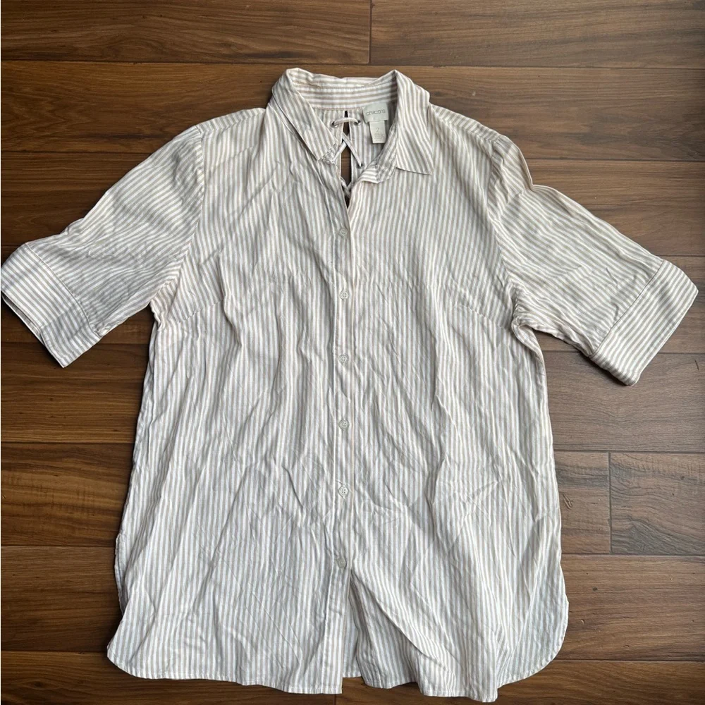 Fun button up top - Picture 1 of 2